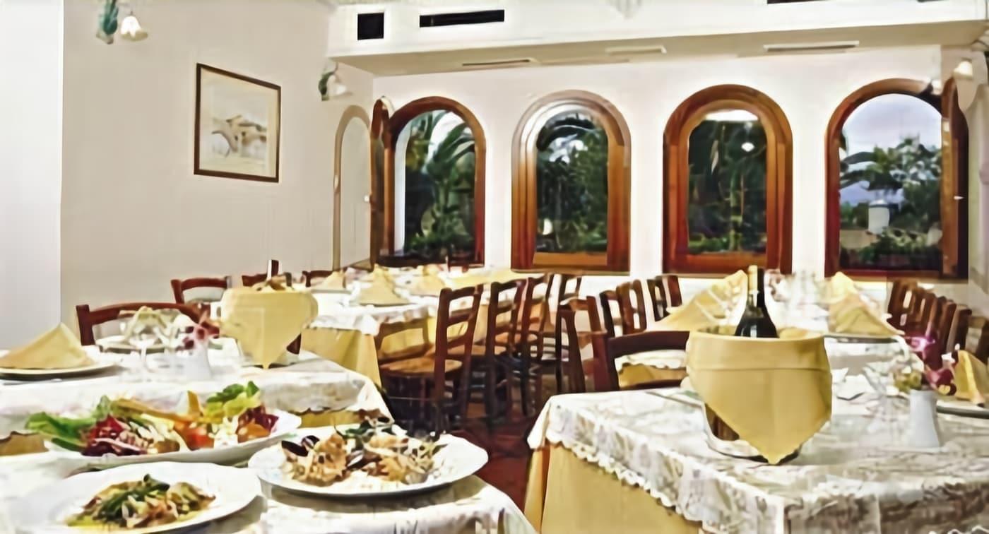 Hotel L'Ulivo Джиразоле Екстер'єр фото