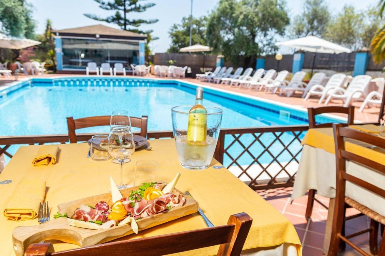 Hotel L'Ulivo Джиразоле Екстер'єр фото