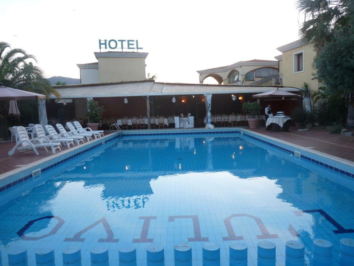 Hotel L'Ulivo Джиразоле Екстер'єр фото